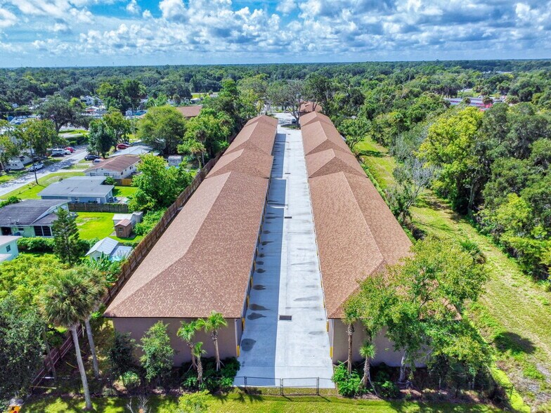 More Photos Of 1245 Canal St, New Smyrna Beach Self Storage For Lease