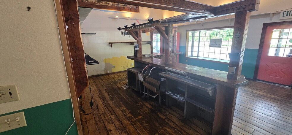 More Photos Of 67211 E Hwy 26, Welches General Retail For Lease