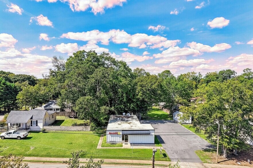 More Photos Of 224 E Broad St, Winder Medical For Sale