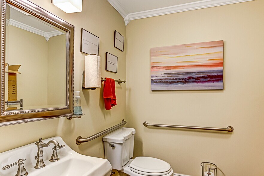 More Photos Of 1334 Walnut St, Jacksonville Office For Lease