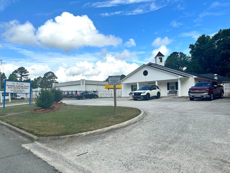 More Photos Of 794 King George Blvd, Savannah Schools For Sale
