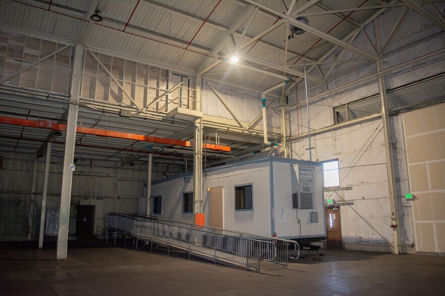 More Photos Of 4917 Bailey Loop, Mcclellan Airplane Hangar For Lease