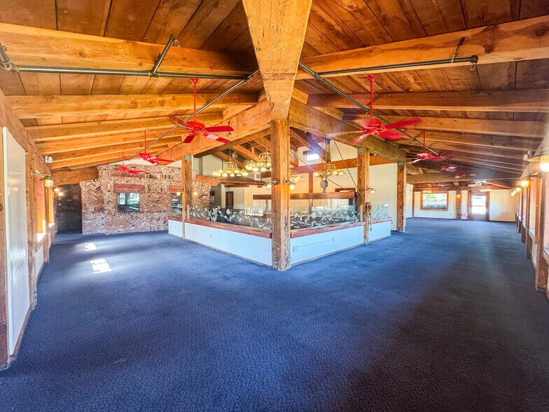 More Photos Of 360 Via Vera Cruz, San Marcos Restaurant For Sale