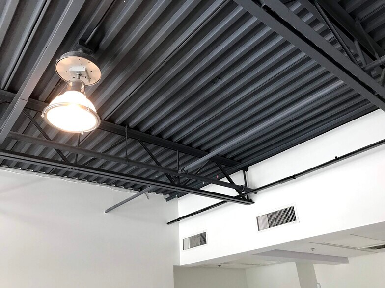 More Photos Of 15288 W Brookside Ln, Surprise Office For Lease