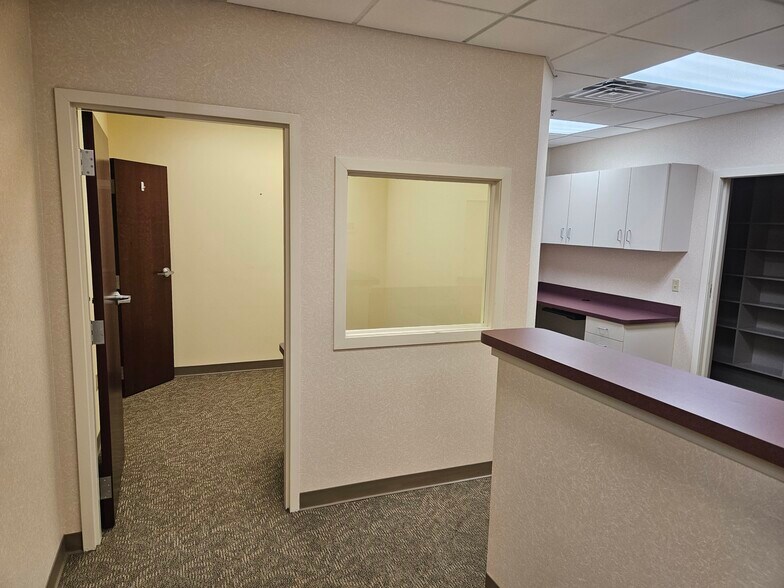 More Photos Of 1600 Sixth Ave, York Medical For Lease