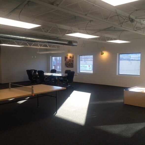 More Photos Of 312-314 Martin Luther King Jr Blvd, Evansville Office For Sale