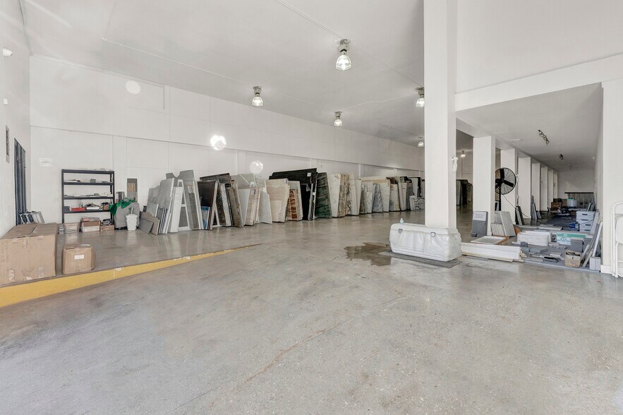 More Photos Of 821 N 21st Ave, Hollywood General Retail For Lease