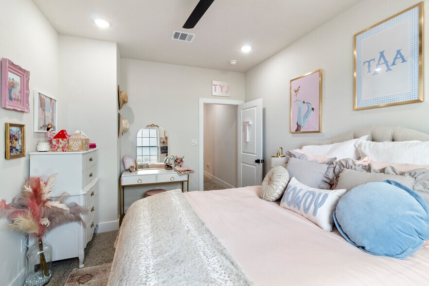 More Photos Of 4038 Gunner Trl, College Station Multifamily For Sale