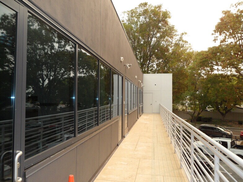 More Photos Of 102 Persian Dr, Sunnyvale Office For Lease