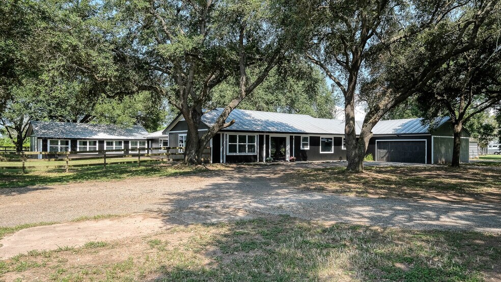 More Photos Of 20515 Kickapoo Rd, Waller Light Distribution For Sale