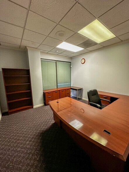 More Photos Of 14350 W Sylvanfield Dr, Houston Office For Sale