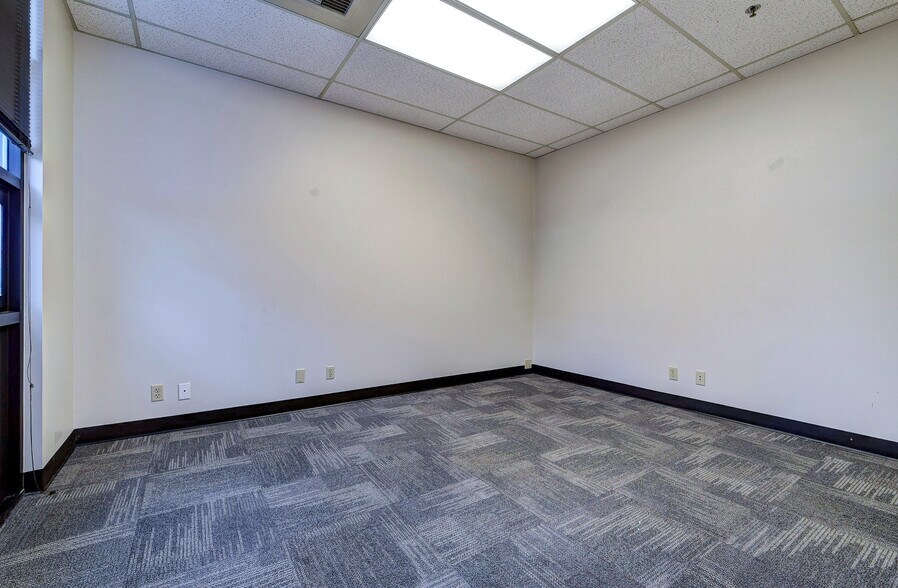 More Photos Of 3101 111th St SW, Everett Manufacturing For Lease