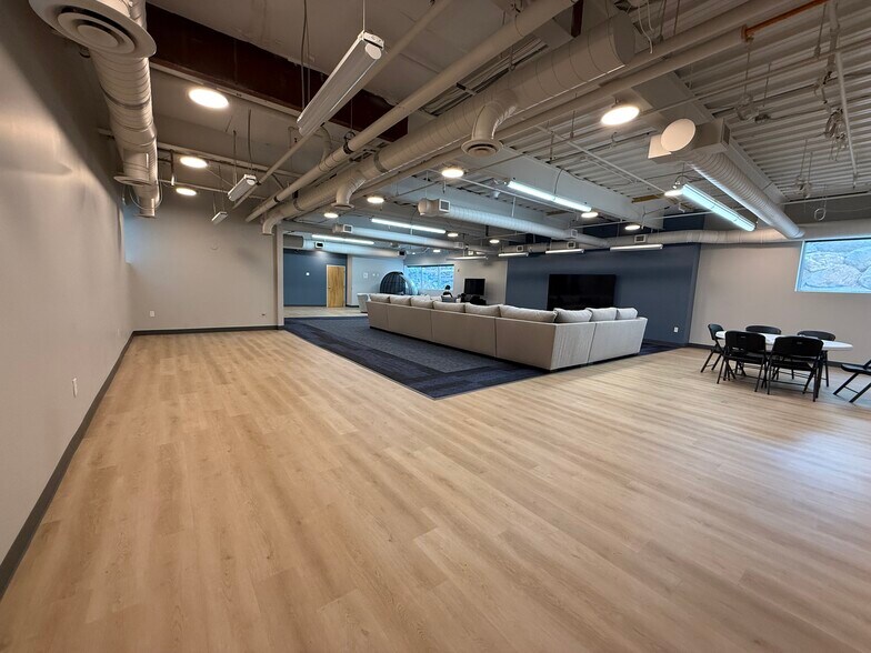 More Photos Of 11339 S 700 E, Sandy Office For Sale