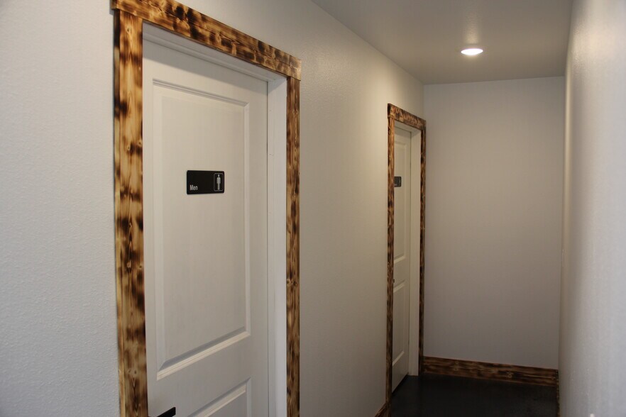 More Photos Of 311 9th st, Green Forest Flex For Sale