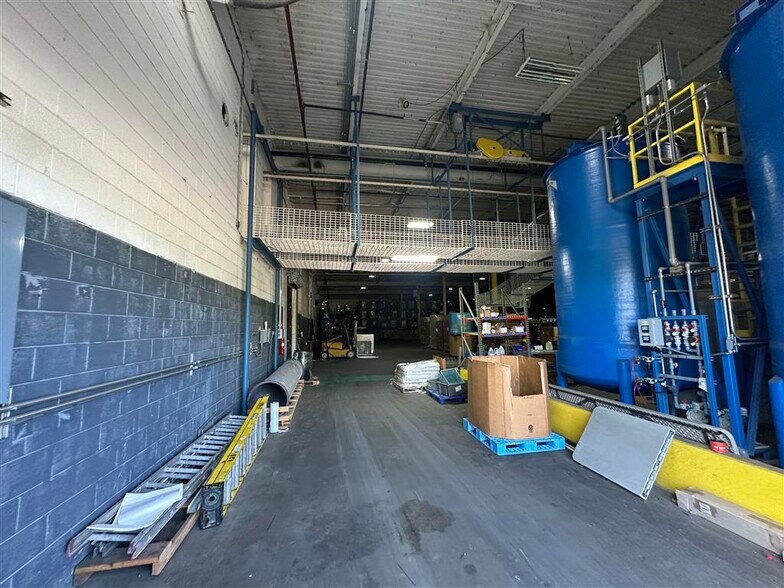 More Photos Of 1000 Bicycle Way, Manning Distribution For Lease