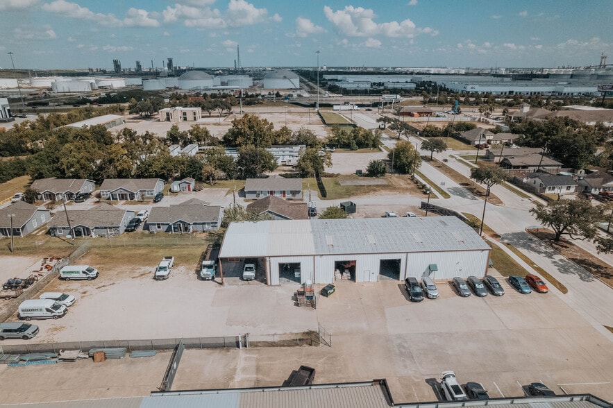 More Photos Of 202 Preston Ave, Pasadena Warehouse For Lease