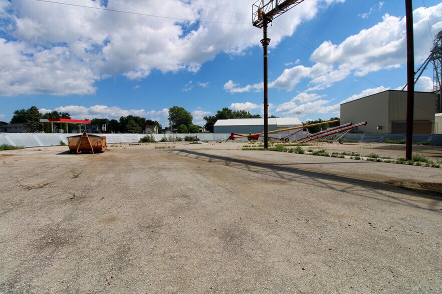 More Photos Of 107 8th Ave SW, Kasson Specialty For Sale