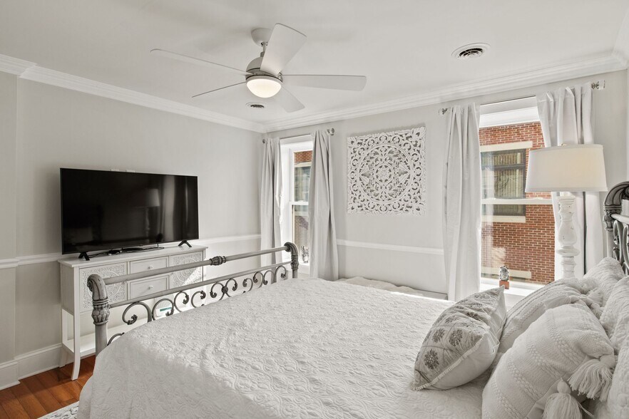 More Photos Of 114-116 E Main St, Penn Yan Storefront Retail Residential For Sale