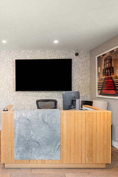 More Photos Of 9247 Alden Dr, Beverly Hills Office For Lease
