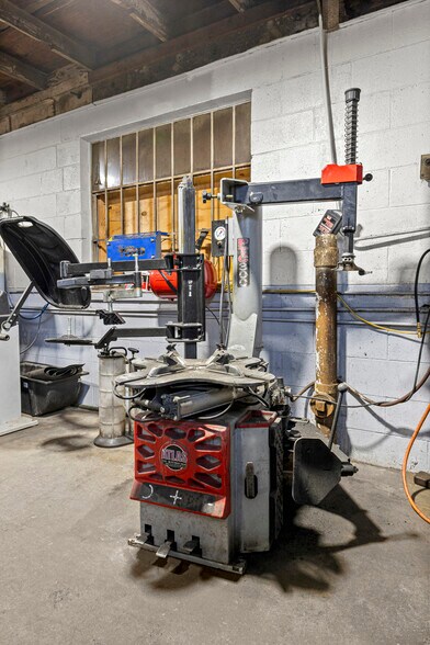 More Photos Of 2401 Fort St, Trenton Warehouse For Sale