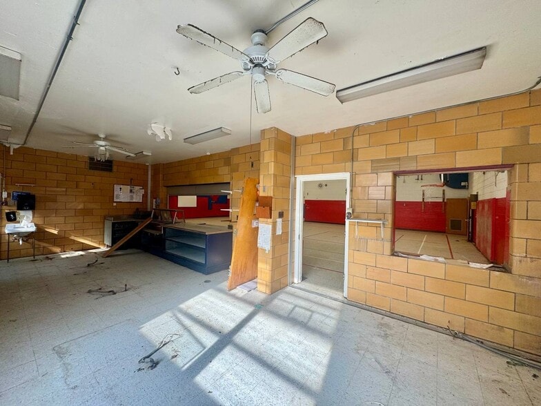 More Photos Of 111 W College Ave, Shelbina Schools For Sale