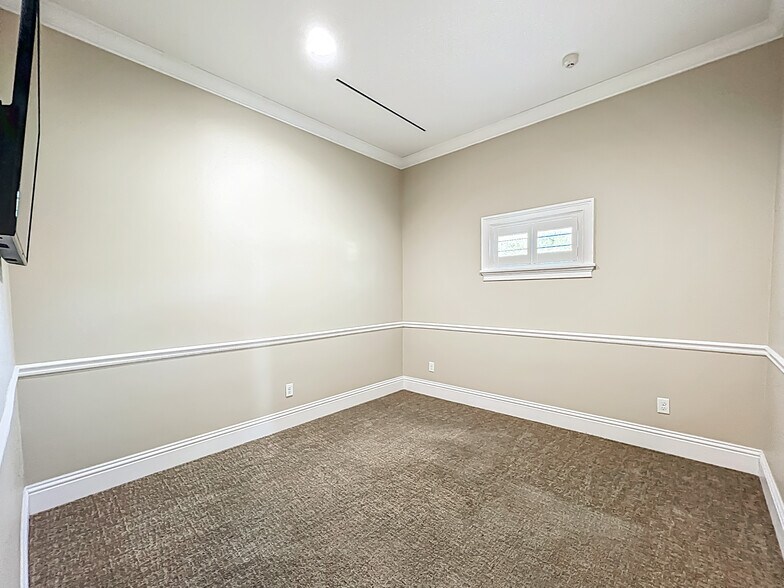 More Photos Of 4850 Holopaw Rd, Saint Cloud Office For Sale