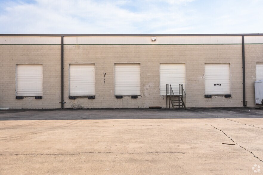 More Photos Of 10601-10732 Sentinel St, San Antonio Unknown For Lease