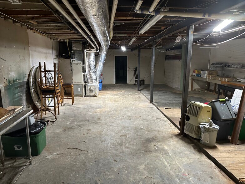 More Photos Of 9 E Main St, Buford Storefront For Lease