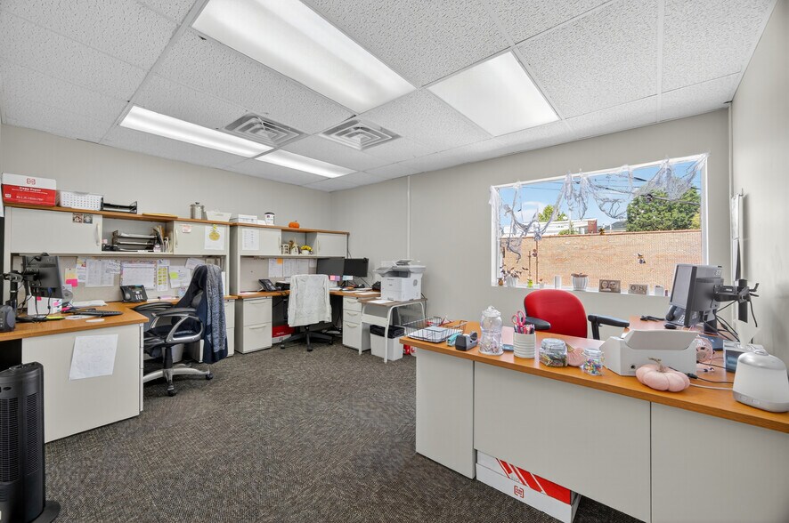 More Photos Of 207 Elk Ave S, Fayetteville Office For Sale