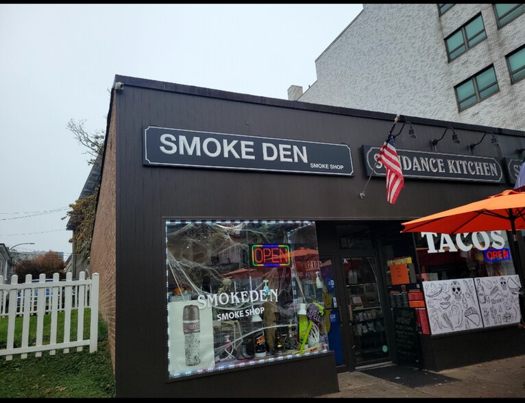 Primary Photo Of 204-210 Mamaroneck Ave, White Plains Storefront For Lease