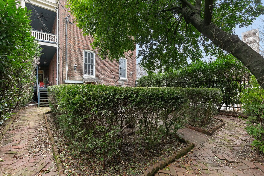 More Photos Of 2200 E Grace St, Richmond Apartments For Sale