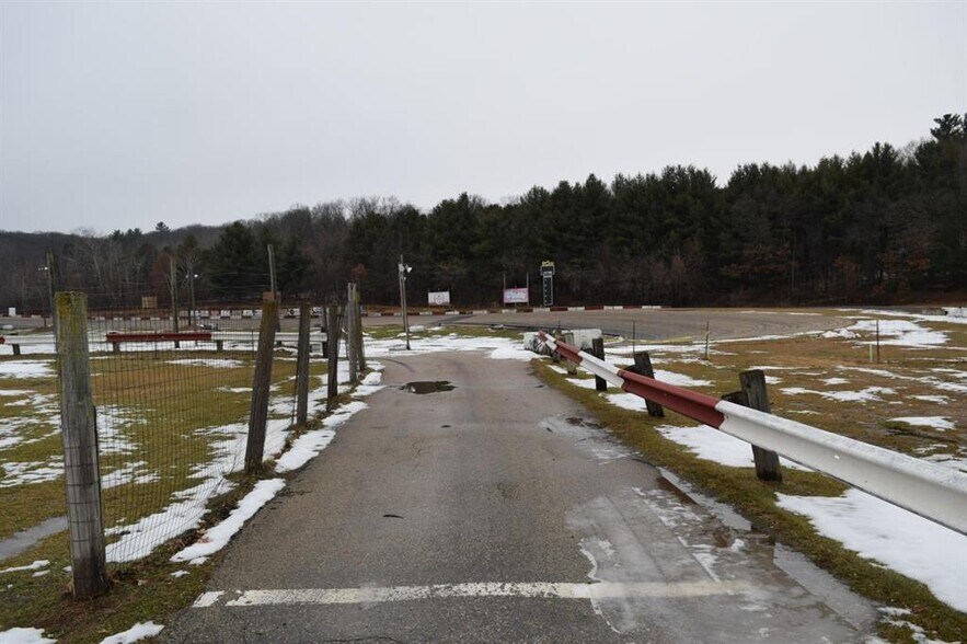 More Photos Of 11215 Flagstaff Rd, Tomah Racetrack For Sale