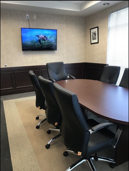 More Photos Of 300 Lester Mill Rd, Locust Grove Office For Lease