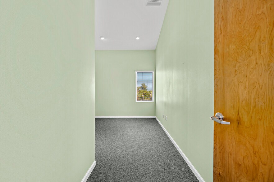 More Photos Of 3270 Highway A1A, Melbourne Beach Office For Lease