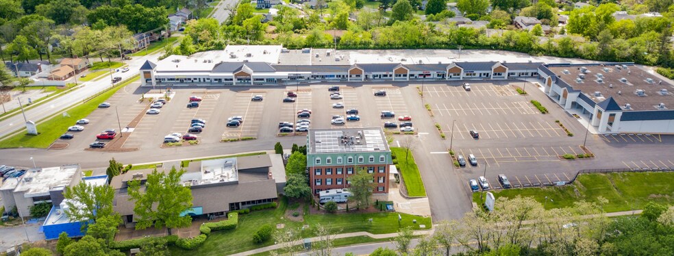 More Photos Of 15421 Clayton Rd, Ballwin Medical For Lease