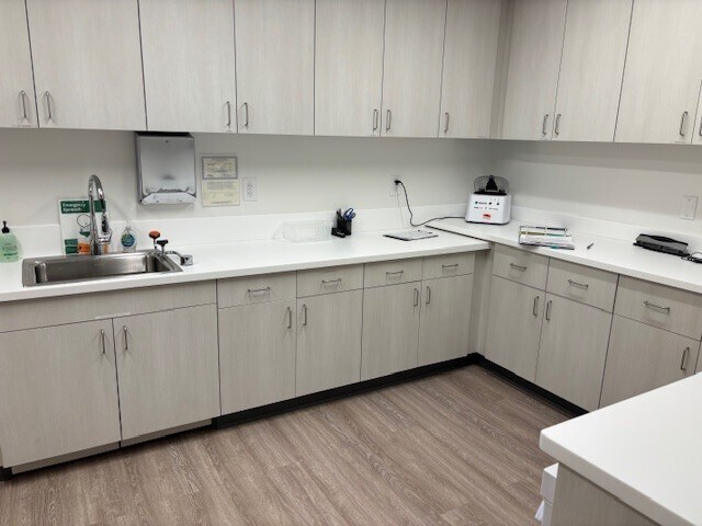 More Photos Of 8480 Holcomb Bridge Rd, Alpharetta Freestanding For Sale