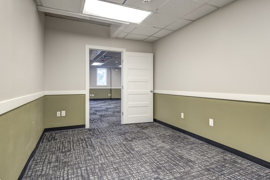 More Photos Of 1575 Hillside Ave, New Hyde Park Medical For Sale