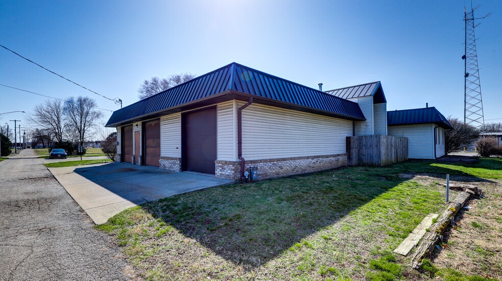 More Photos Of 1234 N Water St, Decatur Office For Sale