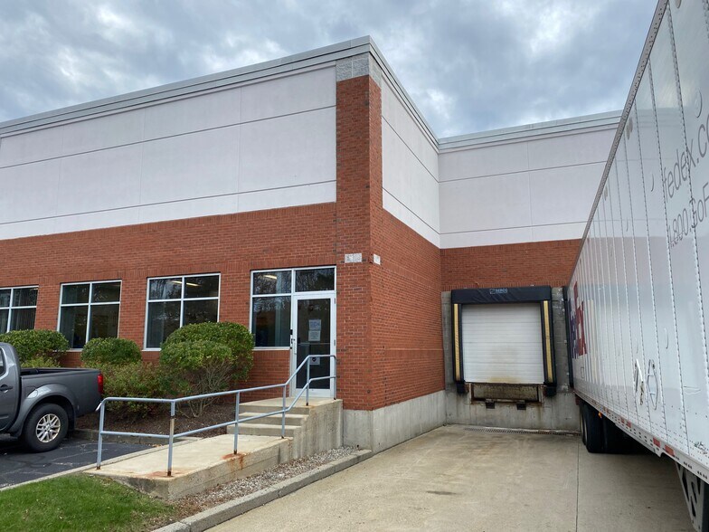 More Photos Of 800 Technology Center Dr, Stoughton Light Manufacturing For Lease