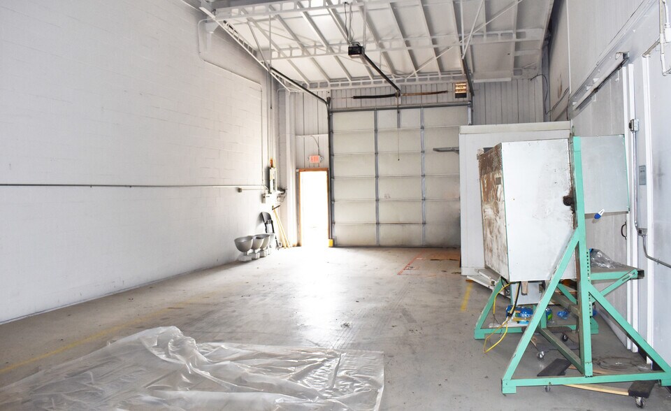 More Photos Of 385-387 Industrial Dr, Mount Juliet Warehouse For Lease