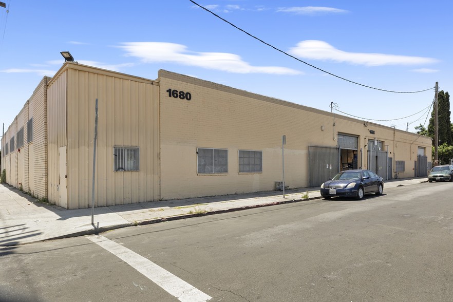 Primary Photo Of 1668-1680 E 40th St, Los Angeles Manufacturing For Sale