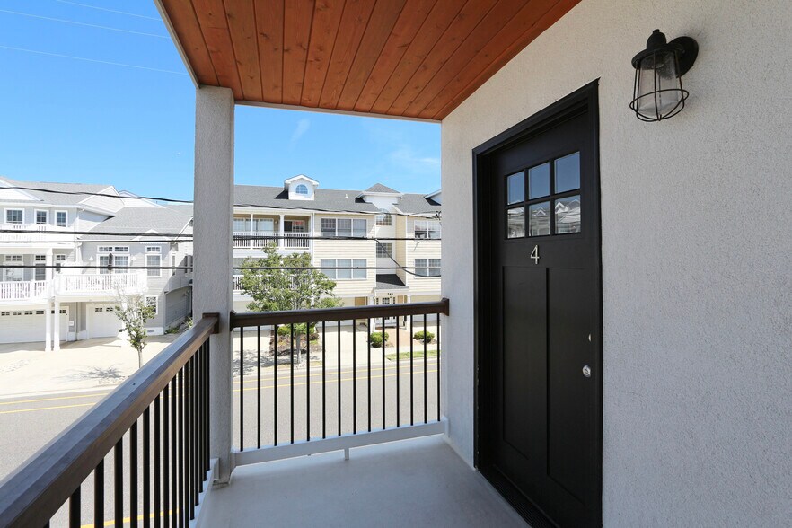 More Photos Of 5100 Atlantic Ave, Wildwood Hotel For Sale