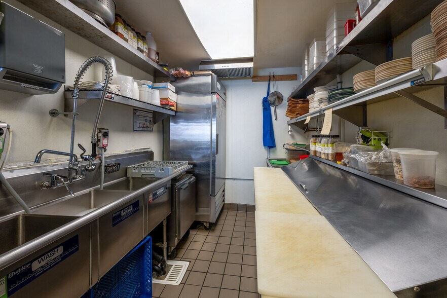 More Photos Of 2130 India St, San Diego Storefront Retail Residential For Lease