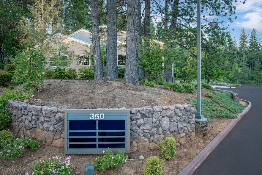 More Photos Of 350 Crown Point Cir, Grass Valley Office For Lease