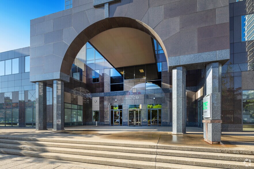 More Photos Of 220 W Main St, Louisville Office For Lease