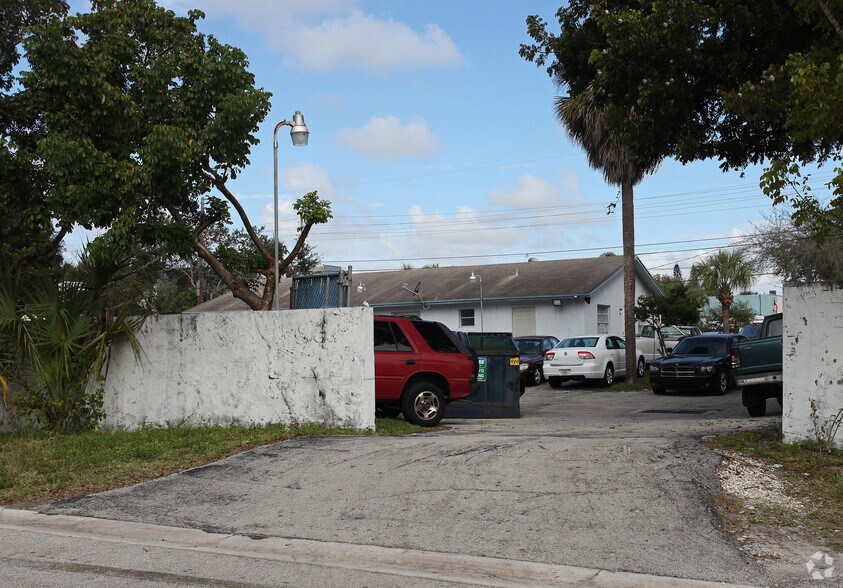 More Photos Of 2722 Westgate Ave, West Palm Beach Auto Dealership For Lease