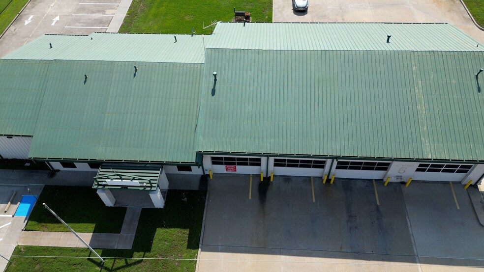 More Photos Of 6404 N Eldridge Pky, Houston Flex For Lease