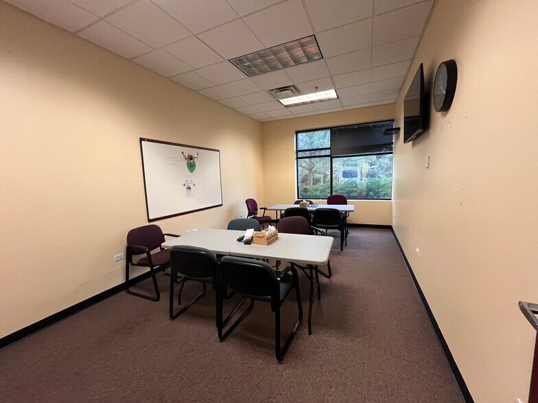 More Photos Of 235 Remington Blvd, Bolingbrook Office For Lease