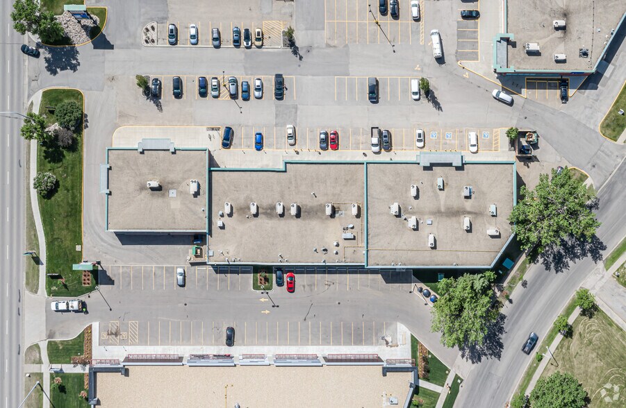 More Photos Of 398 St Albert Trl, St. Albert Freestanding For Lease