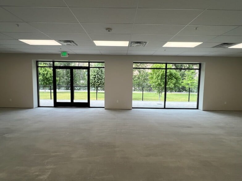 More Photos Of 412 Aplets Way, Cashmere General Retail For Lease